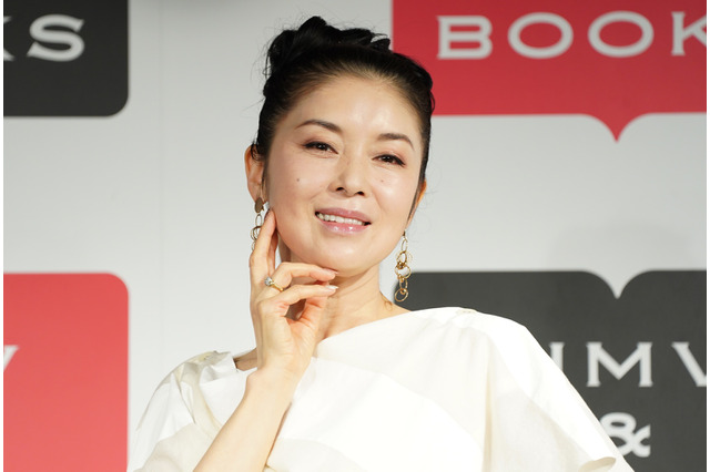 藤あや子、退院後の初外出姿投稿 画像