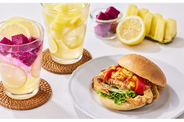 シンガポールの“カニ料理の王様”がバーガーに!フレッシュネス、「シンガポールチリクラブバーガー」期間限定販売 画像
