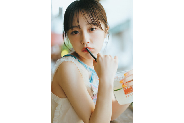 なえなの、最新フォトブックより“あざかわ”な親近感抜群カット公開 画像