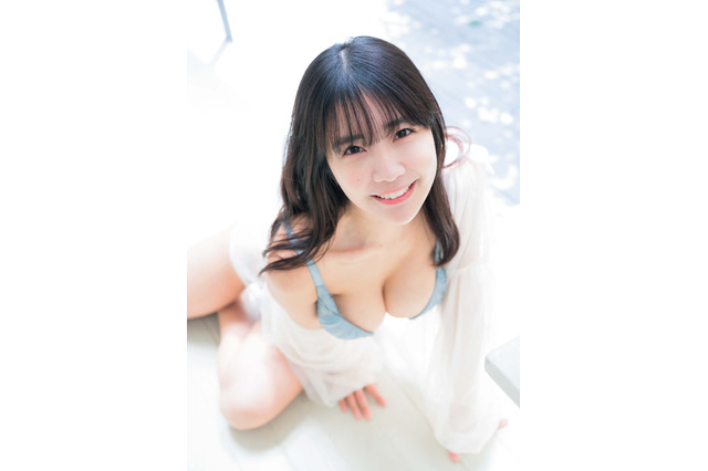 天羽希純、豊満バスト&愛くるしい笑顔で悩殺!永尾まりやは妖艶な美しさで魅了 画像