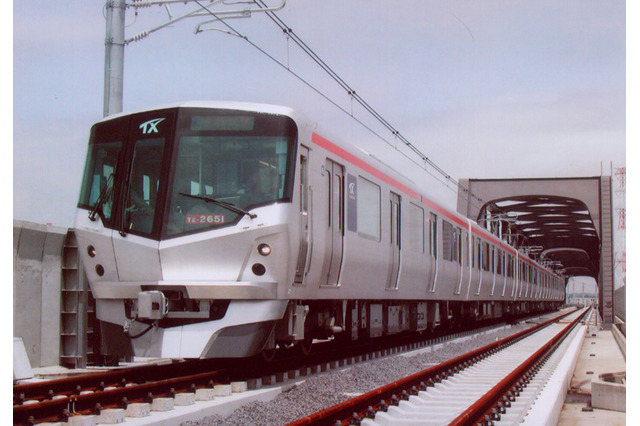 つくばエクスプレス、「車内LAN」でブロードバンド接続可能に〜まずは拠点駅付近から。将来は全線の対応を目指す 画像