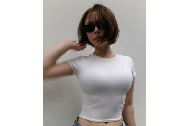 村重杏奈、胸パツパツTシャツにファン釘付け！「素晴らしいバスト」「さすがおっぱい大先生！」 画像