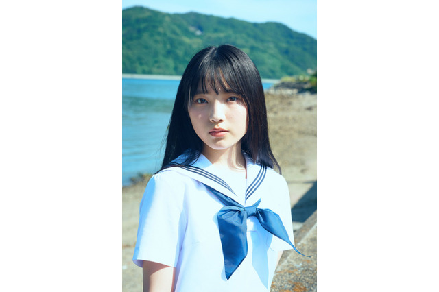 STU48・岡村梨央、1st写真集で15歳等身大の姿！「初恋を思い出すような、あたたかい気持ちになってもらえるといいな…！」 画像