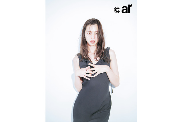中条あやみ、透明肌輝く“美”ショットがたっぷり!初の『ar』カバーガールに 画像