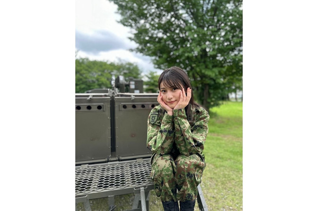 玉田志織、キュートな迷彩服姿をグラビア撮! ファン大興奮のオフショ公開 画像