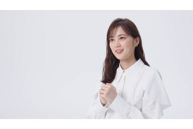 生田絵梨花、人生初の一人旅は「ハプニングだらけ」!? CMのインタビュー動画で今年の思い出語る 画像