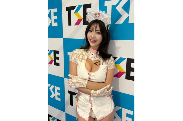 鈴木ふみ奈、台湾でセクシーナース姿披露 画像