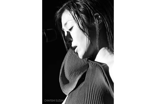 宇多田ヒカル写真集『NINE STORIES』刊行決定！ 現代を代表する写真家たちがライブを撮影 画像