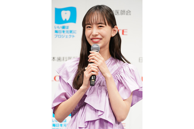 井桁弘恵、美しきイスタンブールの街で“美脚”すらり!2nd写真集オフショットに「完全優勝」の声 画像