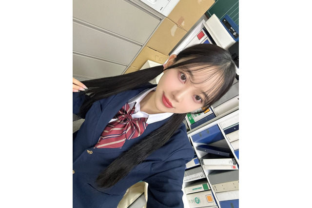 ホントに28歳? 堀未央奈、ツインテ×制服姿で圧倒的美少女感 画像