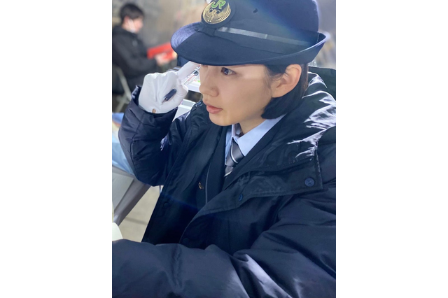 のん、ネトフリ映画『新幹線大爆破』の初オフショ投稿! 千葉真一さん演じた運転士役で出演 画像