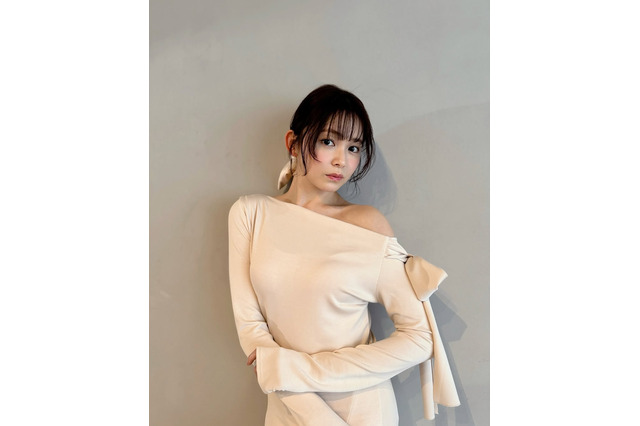 肩出し、背中開き、りんか丈も! 久間田琳加の“肌見せ”ファッションにファン「ビジュ激つよ」「最強」 画像