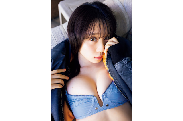 伊織もえ、最新デジタル写真集の未収録カットでかつてない“女神感”… 画像