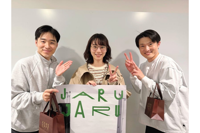 のん、春コーデでジャルジャル単独ライブへ！ 3ショット公開 画像