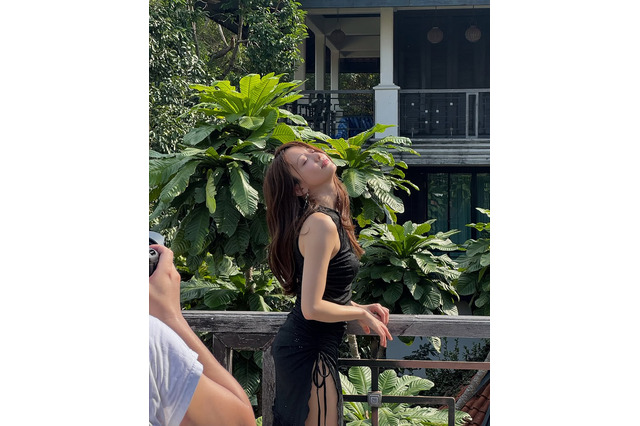森香澄、セクシーな“大胆スリット”ショット公開「皆んなが求めてる森香澄出してきた」 画像