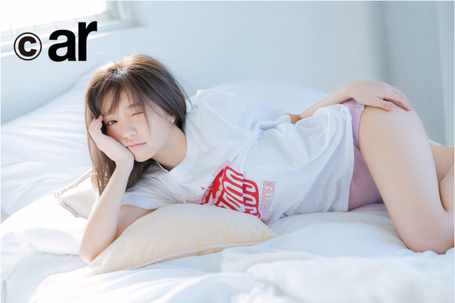 大原優乃、Tシャツ×ショーパン姿でリラックスモード！胸キュン必至の『ar』掲載カット 画像