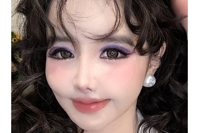 「胸元がっつり写真」に「俳優への激重愛」も…2NE1パク・ボム、止まらぬ“奇行”にまた賛否 画像