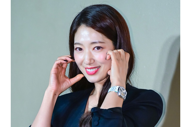 本当に1児の母？女優パク・シネ、ボブスタイルで見せた“優雅な美しさ”に視線釘付け【PHOTO】 画像