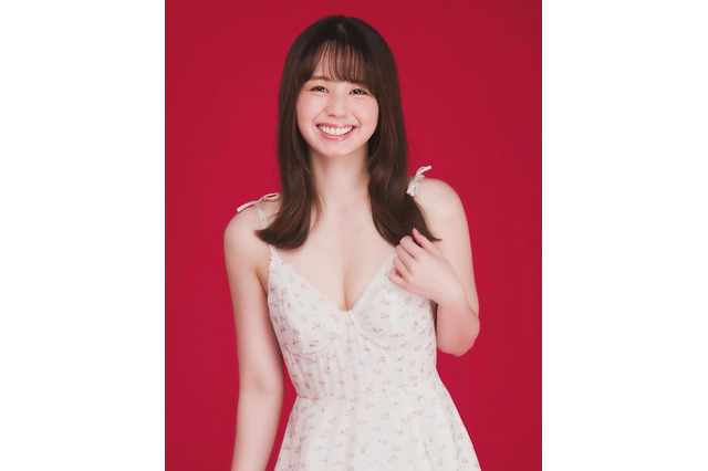小池里奈、胸元開きワンピで美谷間ちらり！『アサヒ芸能』オフショット公開 画像