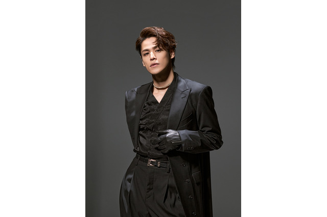 声優・宮野真守、まるでランウェイモデルのような姿に…BD&DVD「DRESSING!」のジャケット公開 画像