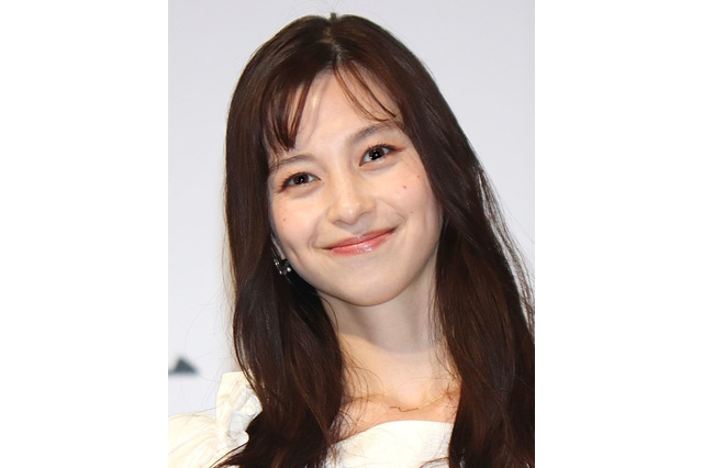 中条あやみ、“国宝級”の着物姿披露！「綺麗すぎる」「日本一」 画像