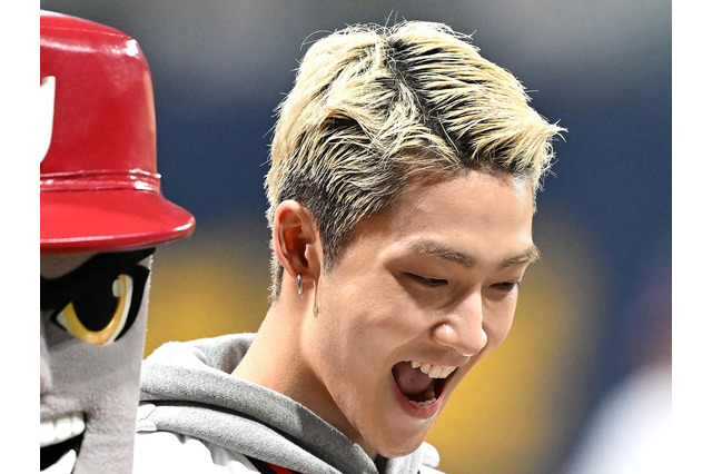 始球式後に“他球団応援”で物議…THE BOYZ・ケビンが謝罪「軽率な言動で不快にな思いを」 画像