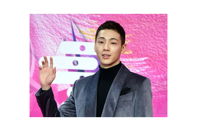 本田圭佑との2ショットで話題に 過去の“いじめ”疑惑で韓国を出たジス、母国に出没 画像