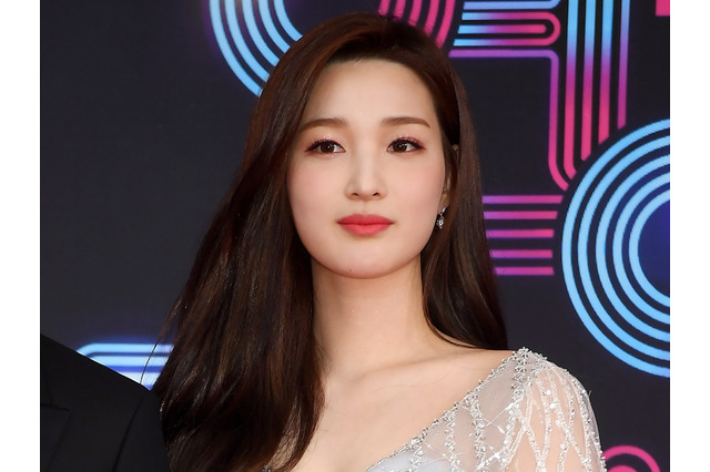 「子どもを捨てた母親」かつて“最年少アイドル夫婦”だったユルヒ、離婚後の葛藤を語る 画像