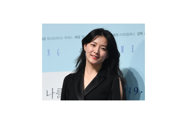「キスは毎日。昨日もした」女優イ・ヨンエ、20歳年上の夫と今もラブラブであると明かし話題 画像