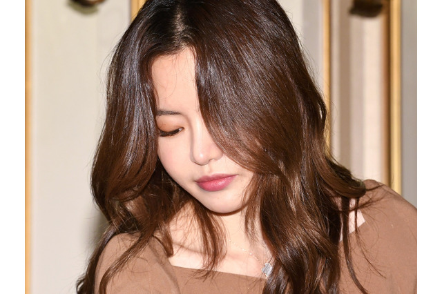 「示談金未受領」『ハガレン』韓国吹替務めた美女声優(40)、“ドロ沼”離婚後の経済的困難を告白 画像