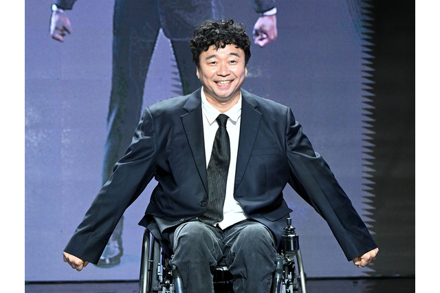 “下半身麻痺”で車椅子生活の韓国歌手、ガソリンスタンドで手伝ってもらえず激怒「商売するな」 画像