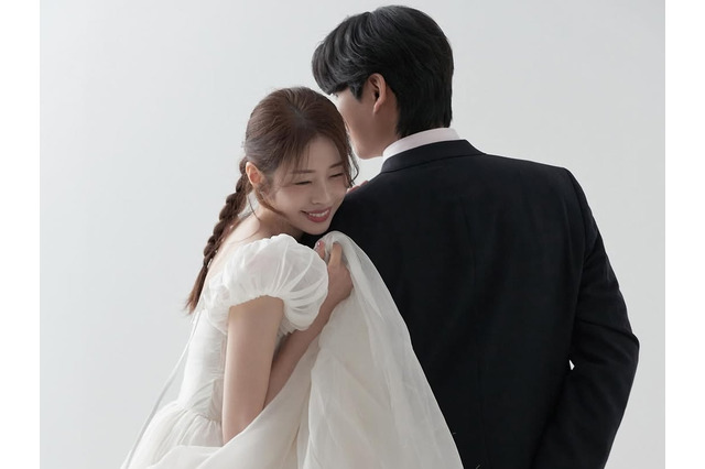 韓国の美女弁護士タレント、婚約者との“甘々ウェディングフォト”公開!【PHOTO】 画像