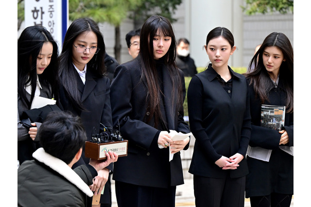 “韓国の小室哲哉”がNewJeans問題に苦言「若い彼女たちを表に立たせるのは暴力だ」 画像