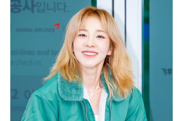 「思い切って全部脱ぐ」から1年…2NE1サンダラ、エレガントでありながら大胆露出を披露 画像