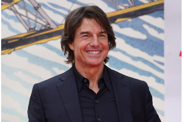 トム・クルーズ、トトロとまさかの記念撮影! 画像