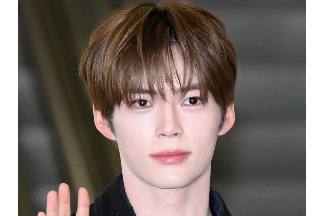 胸元タトゥーから色気全開！ZB1・ハンビン、漫画から飛び出したようなビジュアルに驚き…KCONではMCに 画像