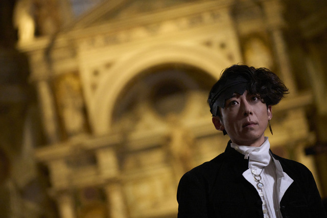 荘厳な教会で佇む露伴（高橋一生）にポップコーン対決も…『岸辺露伴は動かない 懺悔室』場面写真が公開 画像