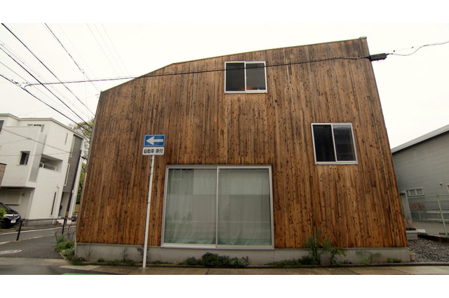 駐車場わずか1.7台分の大きさ！ あるものを活用して狭さを克服したコンパクトハウス 『住人十色』 画像