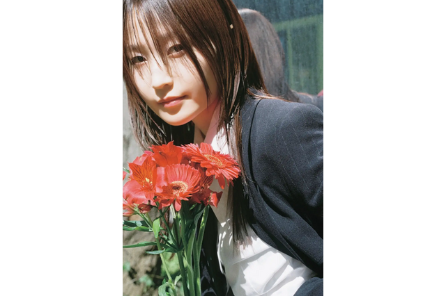 鞘師里保、“表現者”としての内面に迫る特集20P! 『Quick Japan』SPECIAL EDITION版表紙も解禁 画像