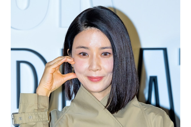 韓国屈指の“愛され妻”イ・ボヨン、清楚さと色気が共存する“奇跡のビジュアル”に視線集中【PHOTO】 画像