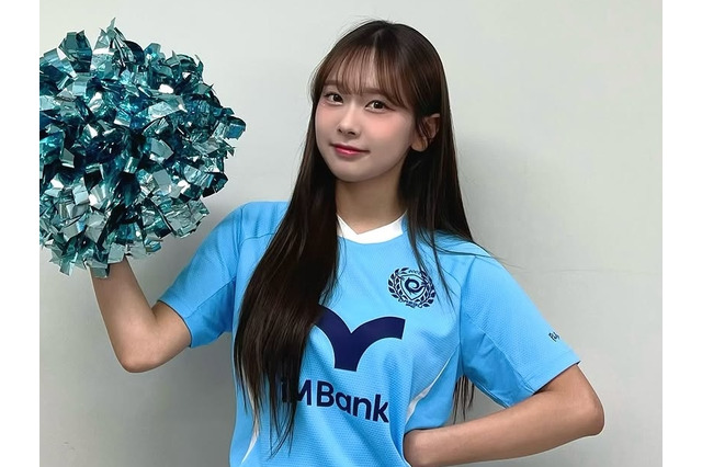 ちょっと刺激強すぎ…？韓国20歳サッカーチア、突然のスイムウェアSHOTにファンも驚き「隠して！」【PHOTO】 画像