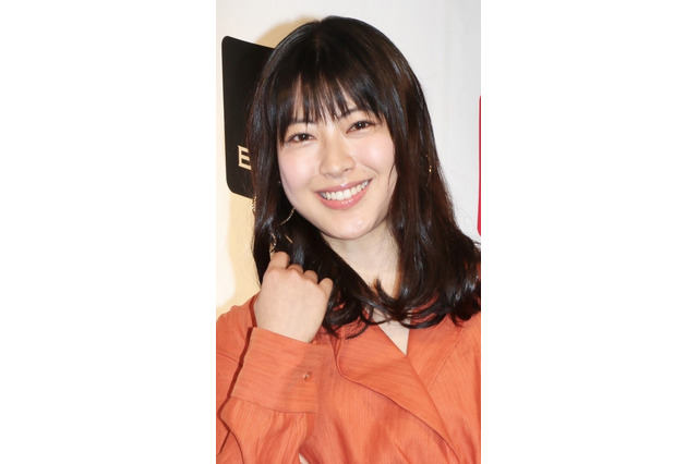 ドラマ『死ぬほど愛して』出演の瀧本美織、笑顔がまぶしいウエディングショット公開! 画像