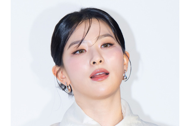 “清純×色香”の完璧バランス…Red Velvet・スルギ、「大胆衣装」でベトナム満喫！【PHOTO】 画像
