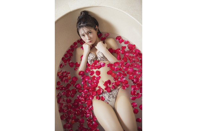 SKE48・中野愛理、花風呂水着やランジェリーまで挑戦…1st写真集先行カットが公開！ 画像