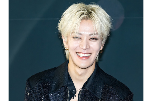 NCT・ユウタ、日本で始球式に挑戦！爽やか“ユニフォーム”姿にファン歓喜「似合う～」【PHOTO】 画像