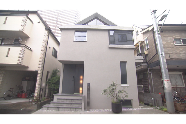 コンクリートと木のいいとこ取り!? 100年後も住める狭小住宅の秘密 『住人十色』 画像