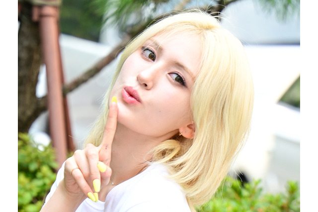 韓国の“元祖ハーフ美女アイドル”チョン・ソミ、ヒヤヒヤする丈のボトムズ「彼女しか着こなせない」【PHOTO】 画像