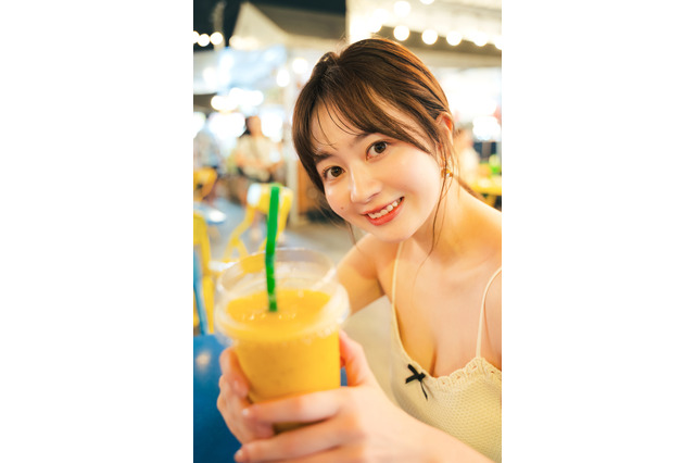 元SKE48・江籠裕奈、近接ショットで谷間くっきり！ 3rd写真集の先行カット解禁 画像