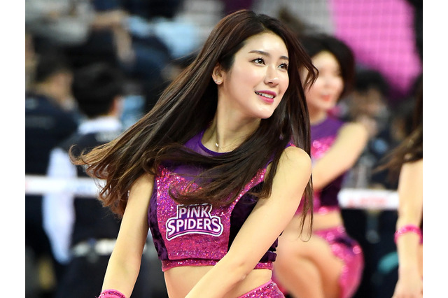ハンパない魅力に釘付け！韓国チアガール、大胆スイムウェアのはっちゃけショット「人魚姫ですか？」【PHOTO】 画像