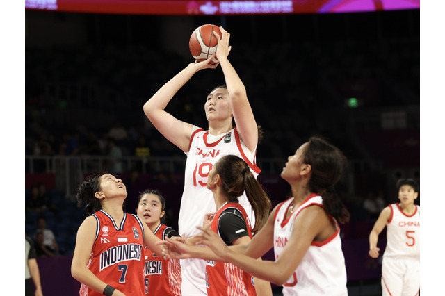 中国女子バスケ「220cm」の超大型18歳に韓国衝撃！「“災厄級”の存在」と嘆きも「無敵じゃない」と指摘した短所とは 画像